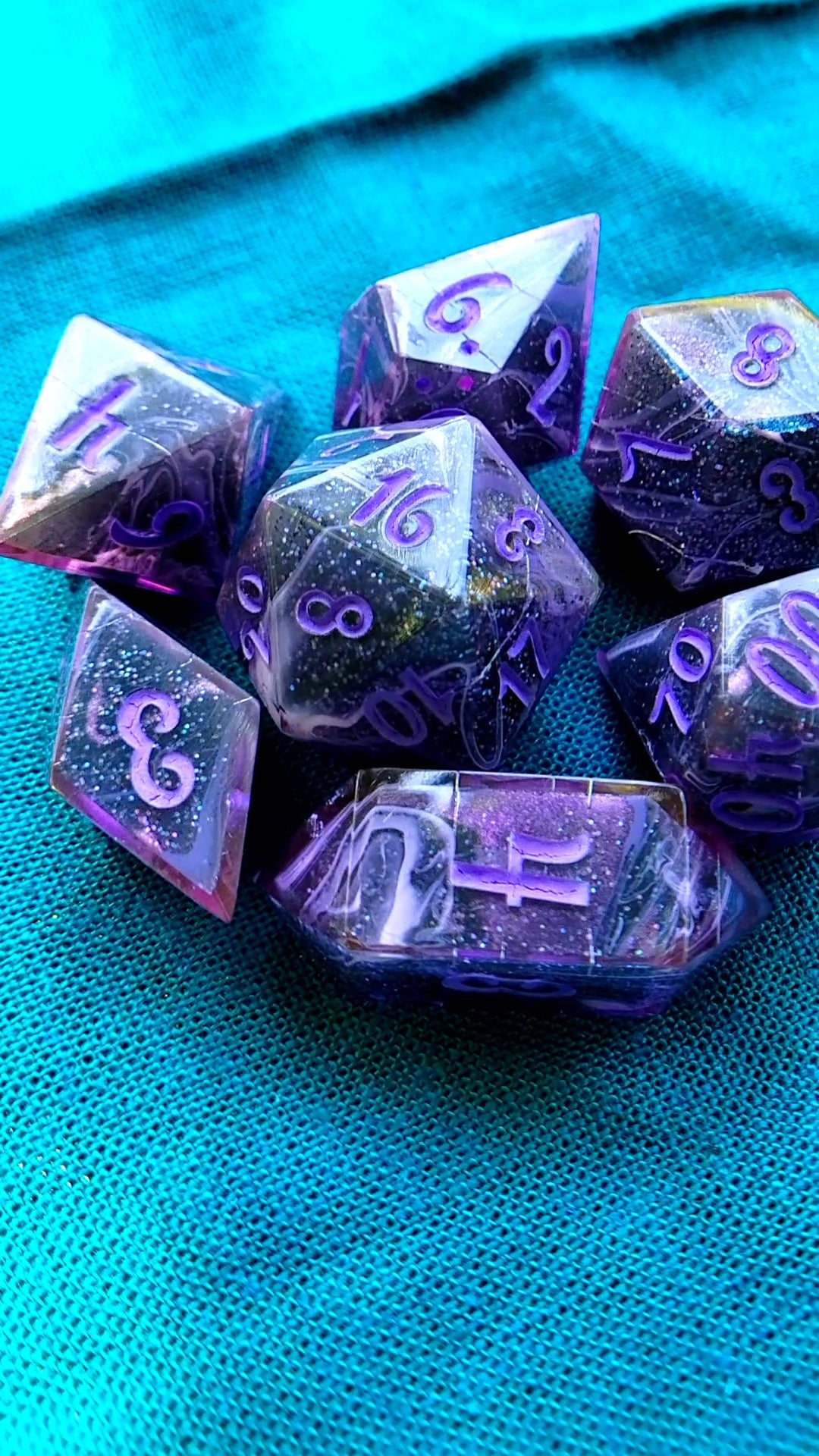 Essek inspired 7 piece resin ttrpg dice set