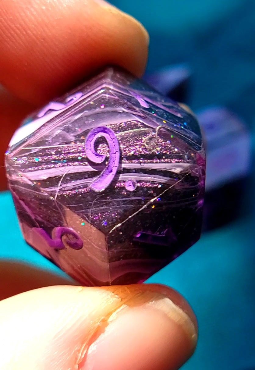 Essek inspired 7 piece resin ttrpg dice set