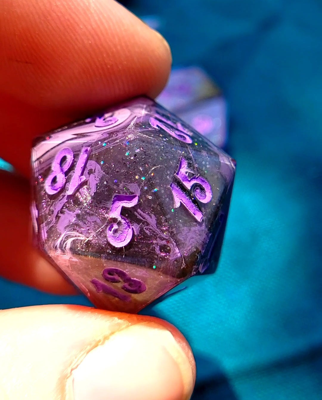 Essek inspired 7 piece resin ttrpg dice set